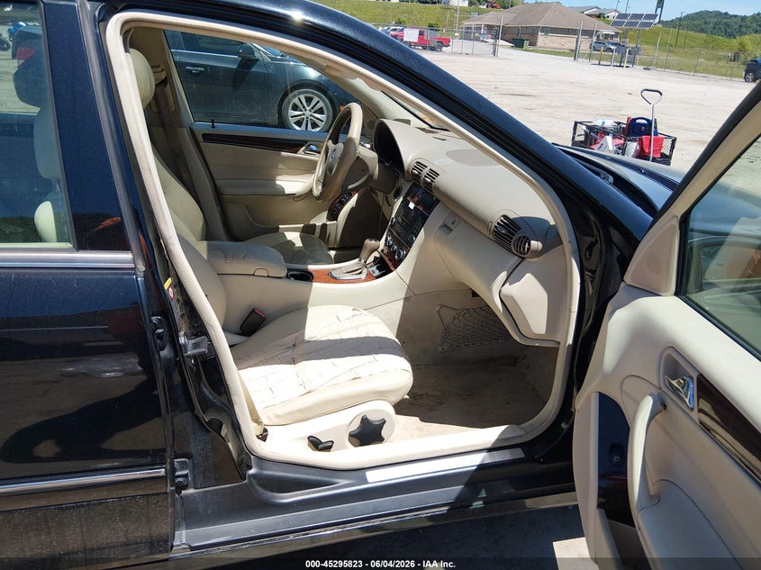 2006 Mercedes-benz C-klasse VIN WDBRF54J76A853499 IAAI salvage auction — REAR END, Salvage (West Virginia), sold $200 on 2026-07-18 (photo 5)