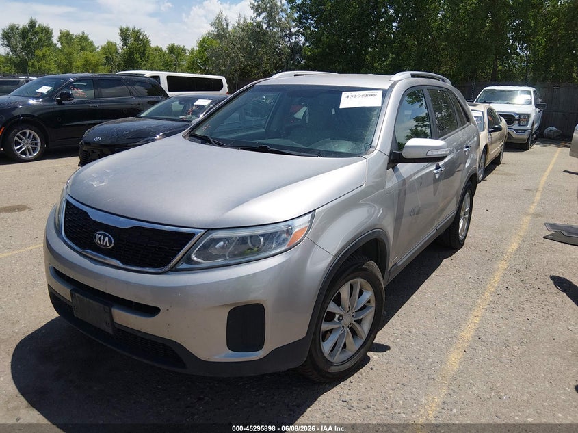 2015 Kia Sorento VIN 5XYKTDA78FG653763 IAAI salvage auction — NORMAL WEAR, Clear (Colorado), sold $775 on 2026-07-21 (photo 2)