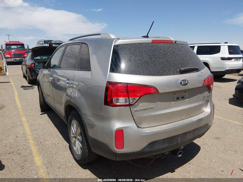 2015 Kia Sorento VIN 5XYKTDA78FG653763 IAAI salvage auction — NORMAL WEAR, Clear (Colorado), sold $775 on 2026-07-21 (photo 3)