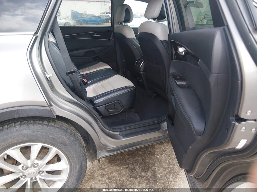 2016 Kia Sorento VIN 5XYPG4A38GG086205 IAAI salvage auction — STORM DAMAGE, Salvage Title, sold $1,350 on 2026-07-10 (photo 8)