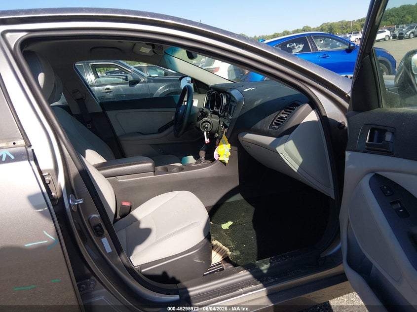 2013 Kia Optima VIN 5XXGM4A72DG233095 IAAI salvage auction — REAR END, Salvage - Greater Than 75% (Maryland), sold $600 on 2026-07-30 (photo 5)