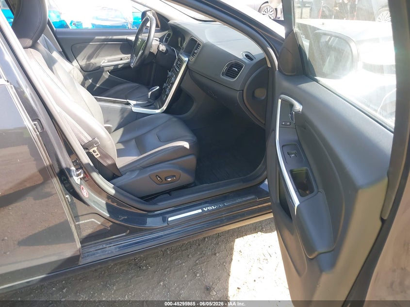 2015 Volvo S60 VIN YV140MFB1F1306199 IAAI salvage auction — FRONT END, Salvage Title, sold $375 on 2026-07-14 (photo 5)