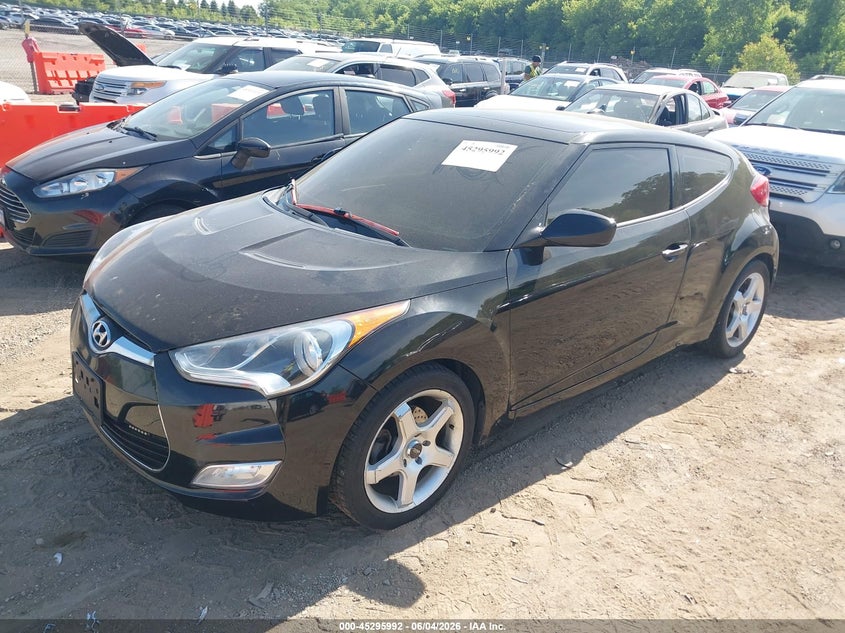 2013 Hyundai Veloster VIN KMHTC6AD1DU104662 IAAI salvage auction — NORMAL WEAR, Clear (Illinois), sold $650 on 2026-07-15 (photo 2)