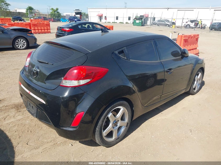 2013 Hyundai Veloster VIN KMHTC6AD1DU104662 IAAI salvage auction — NORMAL WEAR, Clear (Illinois), sold $650 on 2026-07-15 (photo 4)