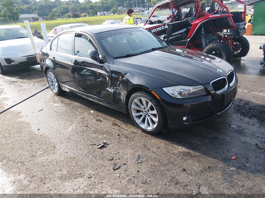 2011 BMW 3 series VIN WBAPK7C52BA970810 IAAI salvage auction — RIGHT SIDE, Salvage (Missouri), sold $525 on 2026-08-04 (photo 1)