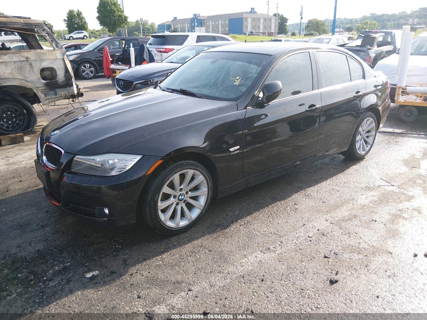 2011 BMW 3 series VIN WBAPK7C52BA970810 IAAI salvage auction — RIGHT SIDE, Salvage (Missouri), sold $525 on 2026-08-04 (photo 2)