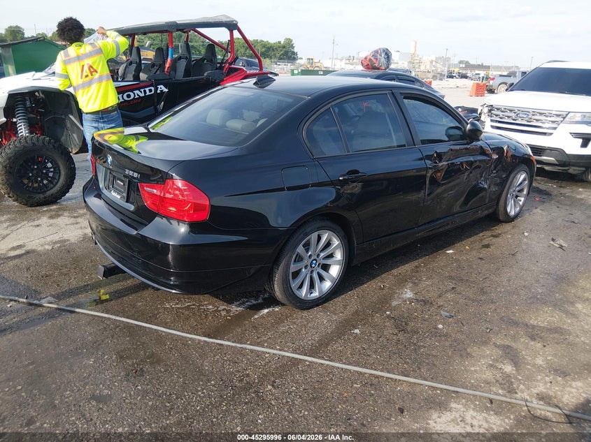 2011 BMW 3 series VIN WBAPK7C52BA970810 IAAI salvage auction — RIGHT SIDE, Salvage (Missouri), sold $525 on 2026-08-04 (photo 4)