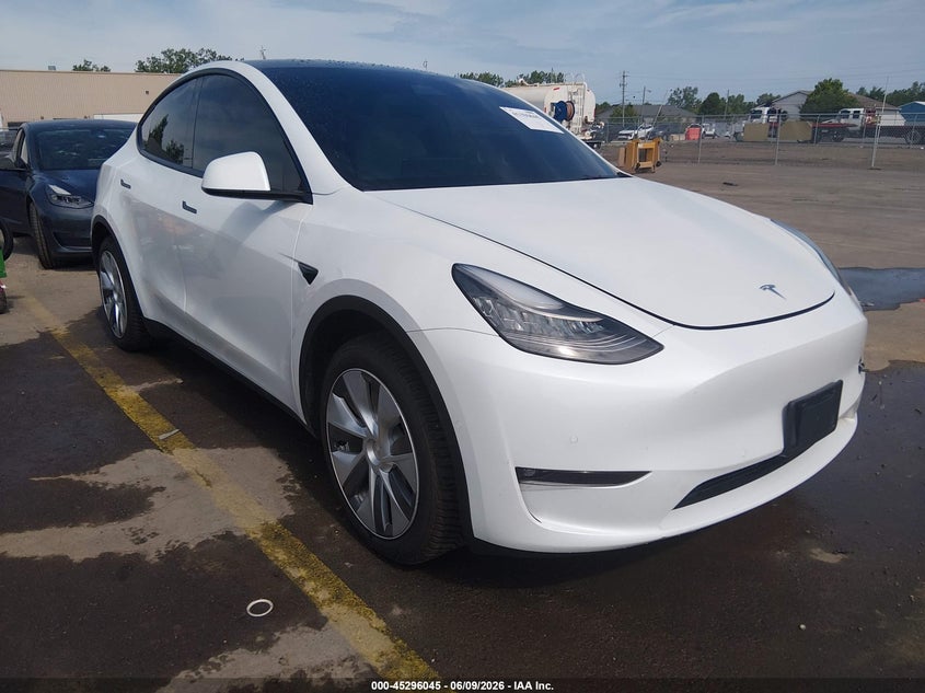 2021 Tesla Model y VIN 5YJYGDEE4MF104945 IAAI salvage auction — LEFT SIDE, Salvage Title, sold $10,300 on 2026-07-07 (photo 1)
