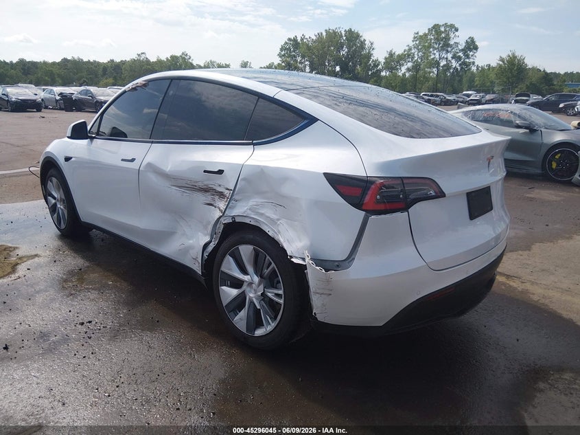 2021 Tesla Model y VIN 5YJYGDEE4MF104945 IAAI salvage auction — LEFT SIDE, Salvage Title, sold $10,300 on 2026-07-07 (photo 3)