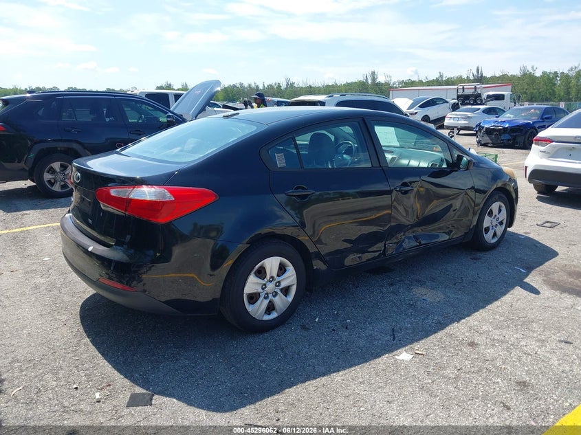 2015 Kia Forte VIN KNAFK4A63F5366252 IAAI salvage auction — RIGHT SIDE, Salvage Title, sold $925 on 2026-07-29 (photo 4)