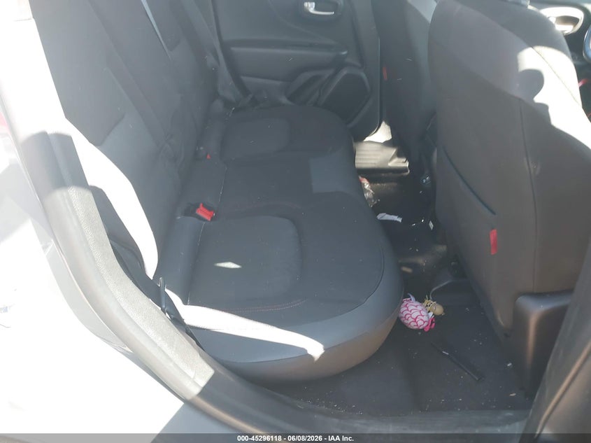 2019 Jeep Renegade VIN ZACNJBC10KPK69774 IAAI salvage auction — RIGHT FRONT, Salvage Title, sold $2,850 on 2026-08-11 (photo 8)