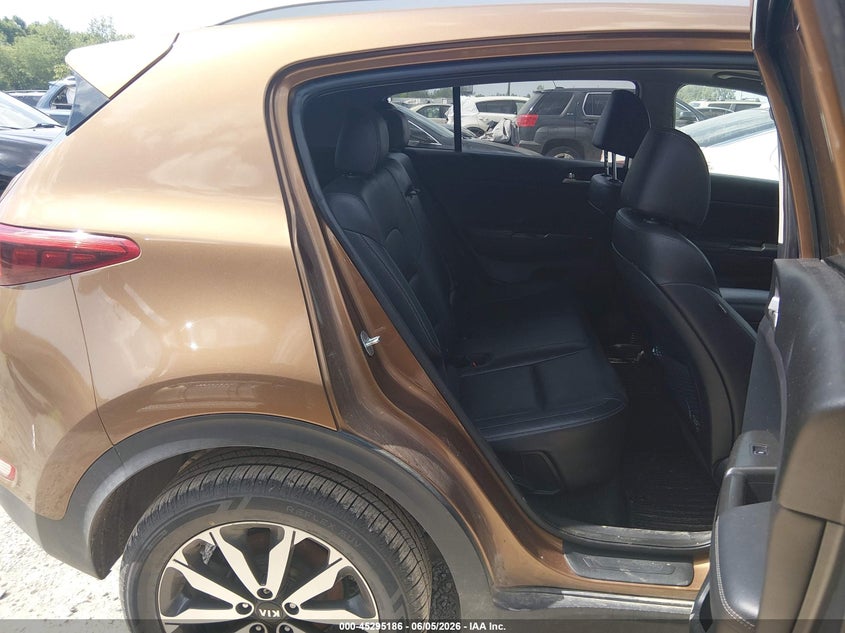 2017 Kia Sportage VIN KNDPNCAC1H7140393 IAAI salvage auction — ENGINE DAMAGE, Salvage Title, sold $2,400 on 2026-07-28 (photo 8)