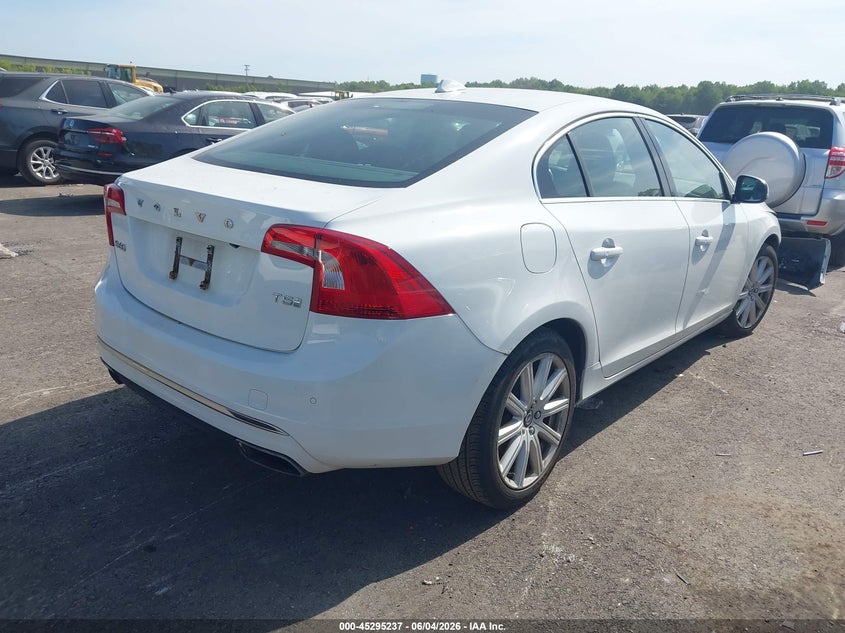 2016 Volvo VIN LYV402FK7GB099984 IAAI salvage auction — FRONT END, Salvage Title, sold $1,550 on 2026-07-14 (photo 4)