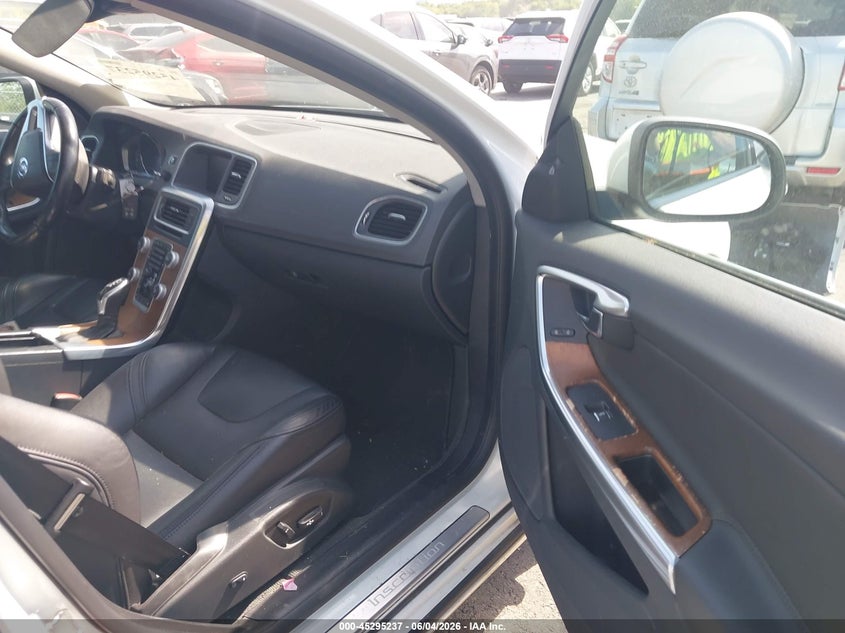 2016 Volvo VIN LYV402FK7GB099984 IAAI salvage auction — FRONT END, Salvage Title, sold $1,550 on 2026-07-14 (photo 5)