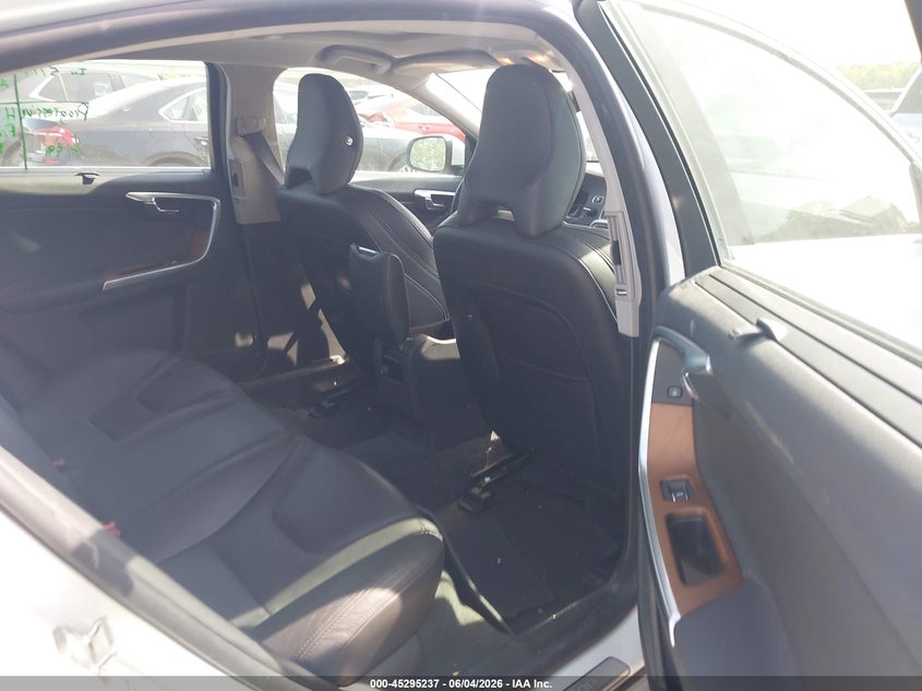2016 Volvo VIN LYV402FK7GB099984 IAAI salvage auction — FRONT END, Salvage Title, sold $1,550 on 2026-07-14 (photo 8)