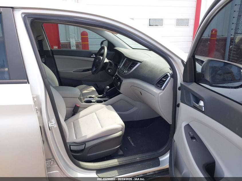 2018 Hyundai Tucson VIN KM8J23A42JU656210 IAAI salvage auction — NORMAL WEAR, Sf97 (Michigan), sold $9,425 on 2026-07-14 (photo 5)