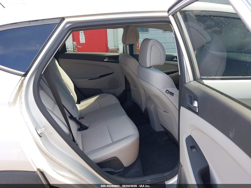 2018 Hyundai Tucson VIN KM8J23A42JU656210 IAAI salvage auction — NORMAL WEAR, Sf97 (Michigan), sold $9,425 on 2026-07-14 (photo 8)