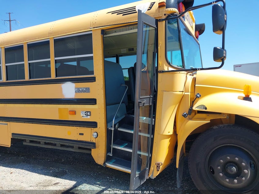 2012 Ic VIN 4DRBUSKN3CB622680 IAAI salvage auction — FRONT END, Salvage - Greater Than 75% (Maryland), sold $25 on 2026-07-30 (photo 6)