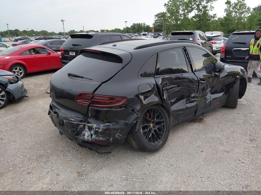 2017 Porsche Macan VIN WP1AG2A54HLB52426 IAAI salvage auction — LEFT SIDE, Salvage (Illinois), sold $275 on 2026-07-21 (photo 4)
