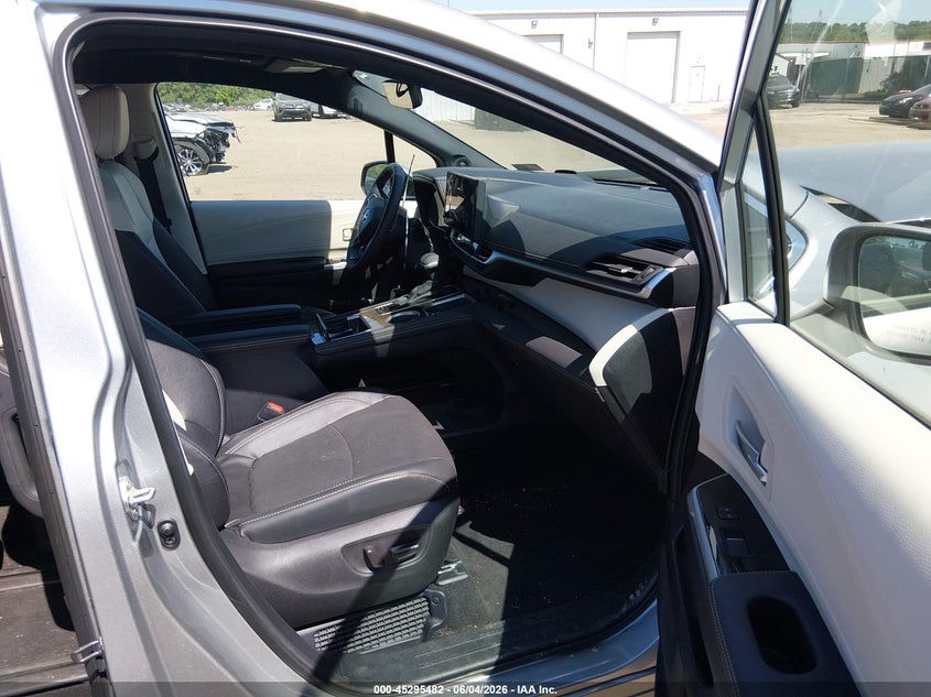 2025 Toyota Sienna VIN 5TDESKFC5SS167855 IAAI salvage auction — FRONT & REAR, Salvage Title, sold $10,700 on 2026-07-24 (photo 5)