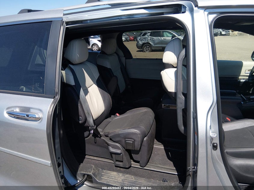 2025 Toyota Sienna VIN 5TDESKFC5SS167855 IAAI salvage auction — FRONT & REAR, Salvage Title, sold $10,700 on 2026-07-24 (photo 8)