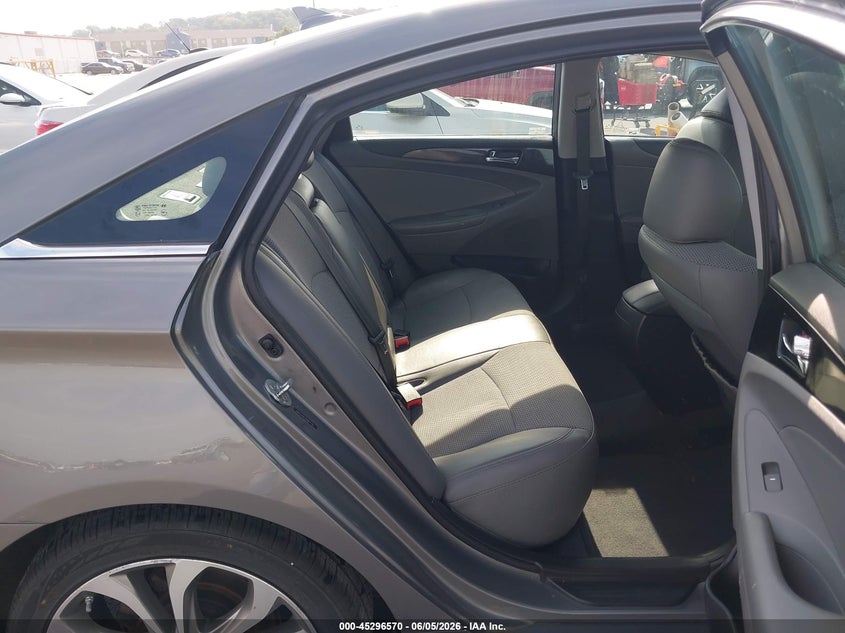2014 Hyundai Sonata VIN 5NPEC4AC7EH824701 IAAI salvage auction — RIGHT FRONT, Salvage Title, sold $525 on 2026-07-14 (photo 8)