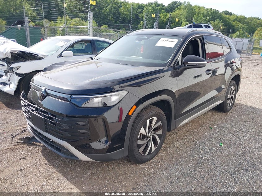 2026 Volkswagen Tiguan VIN 3VVBR7RM6TM058954 IAAI salvage auction — RIGHT FRONT, Salvage Title, sold $10,400 on 2026-07-29 (photo 2)