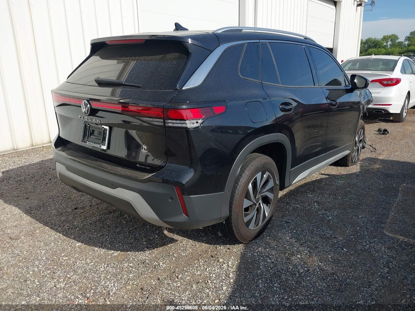 2026 Volkswagen Tiguan VIN 3VVBR7RM6TM058954 IAAI salvage auction — RIGHT FRONT, Salvage Title, sold $10,400 on 2026-07-29 (photo 4)