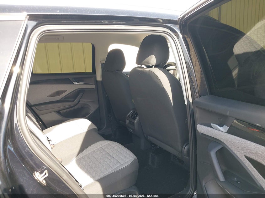 2026 Volkswagen Tiguan VIN 3VVBR7RM6TM058954 IAAI salvage auction — RIGHT FRONT, Salvage Title, sold $10,400 on 2026-07-29 (photo 8)