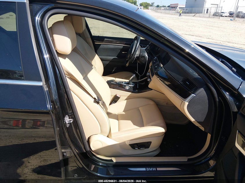 2012 BMW 5er VIN WBAXH5C59CDW09044 IAAI salvage auction — REAR END, Salvage Title, sold $1,400 on 2026-07-11 (photo 5)