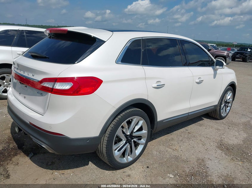 2018 Lincoln Mkx VIN 2LMPJ8LR2JBL37466 IAAI salvage auction — HAIL, Salvage Title, sold $10,350 on 2026-08-11 (photo 4)