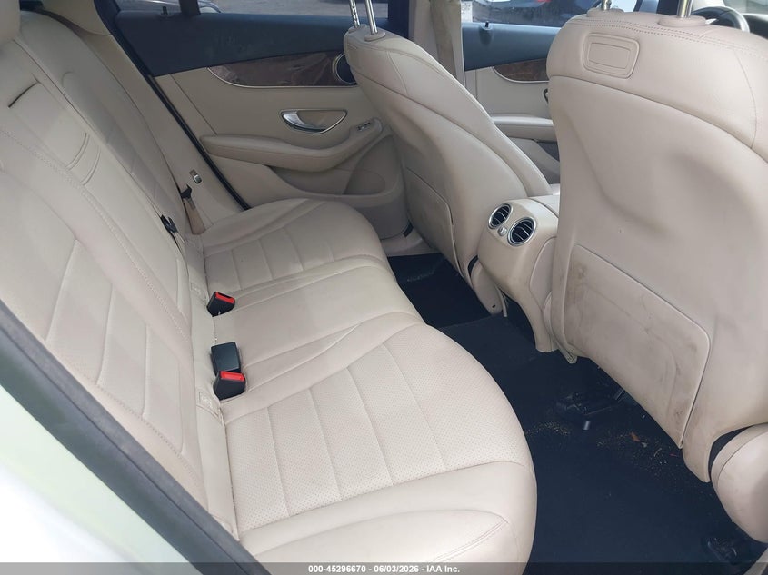 2018 Mercedes-benz Glc VIN WDC0G4JB4JV064124 IAAI salvage auction — SIDE, Salvage Title, sold $7,000 on 2026-08-19 (photo 8)