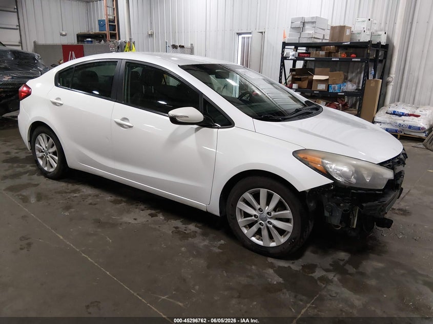 2015 Kia Forte VIN KNAFX4A66F5398646 IAAI salvage auction — FRONT END, Salvage Title, sold $725 on 2026-07-18 (photo 1)