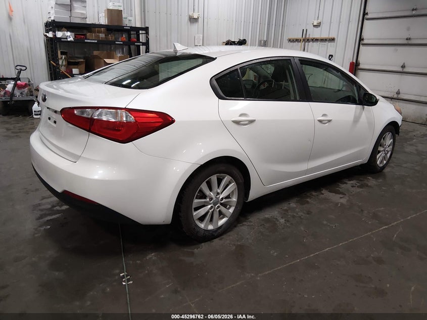 2015 Kia Forte VIN KNAFX4A66F5398646 IAAI salvage auction — FRONT END, Salvage Title, sold $725 on 2026-07-18 (photo 4)