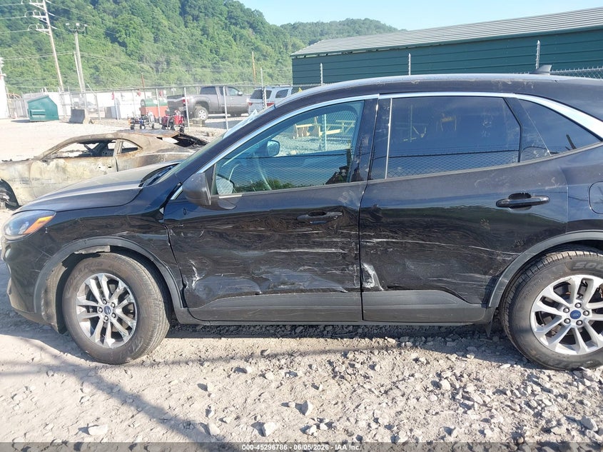 2022 Ford Escape VIN 1FMCU9G66NUA58447 IAAI salvage auction — SIDE, Salvage Title, sold $2,800 on 2026-07-09 (photo 6)