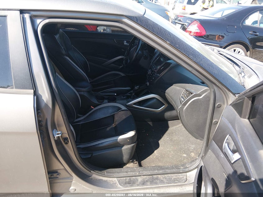 2015 Hyundai Veloster VIN KMHTC6AE9FU218467 IAAI salvage auction — NORMAL WEAR, Original (Kentucky), sold $325 on 2026-07-06 (photo 5)