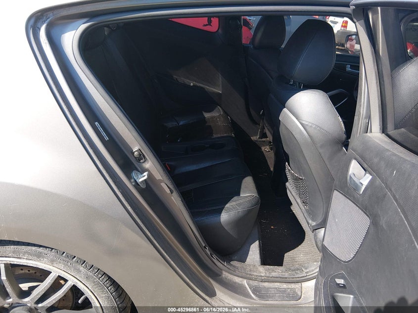 2015 Hyundai Veloster VIN KMHTC6AE9FU218467 IAAI salvage auction — NORMAL WEAR, Original (Kentucky), sold $325 on 2026-07-06 (photo 8)
