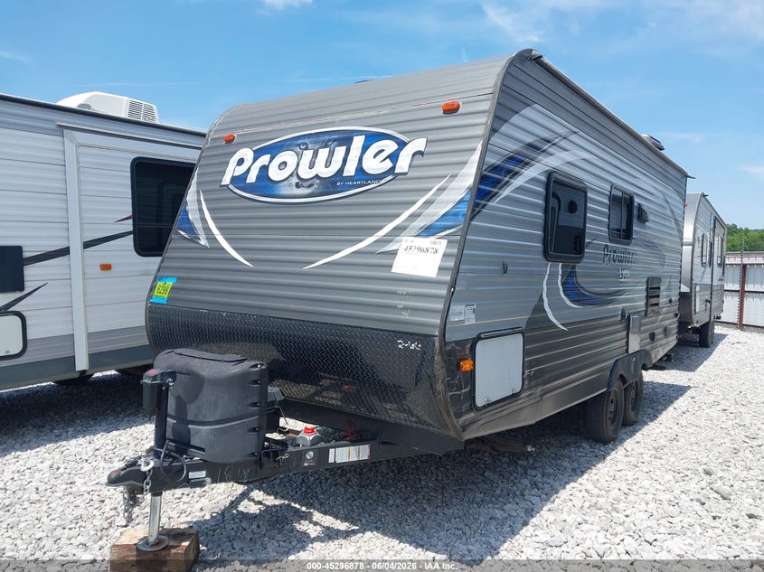 2019 Heartland Prowler VIN 5SFPB2227KE393436 IAAI salvage auction — HAIL, Clear (Oklahoma), sold $2,050 on 2026-07-21 (photo 2)