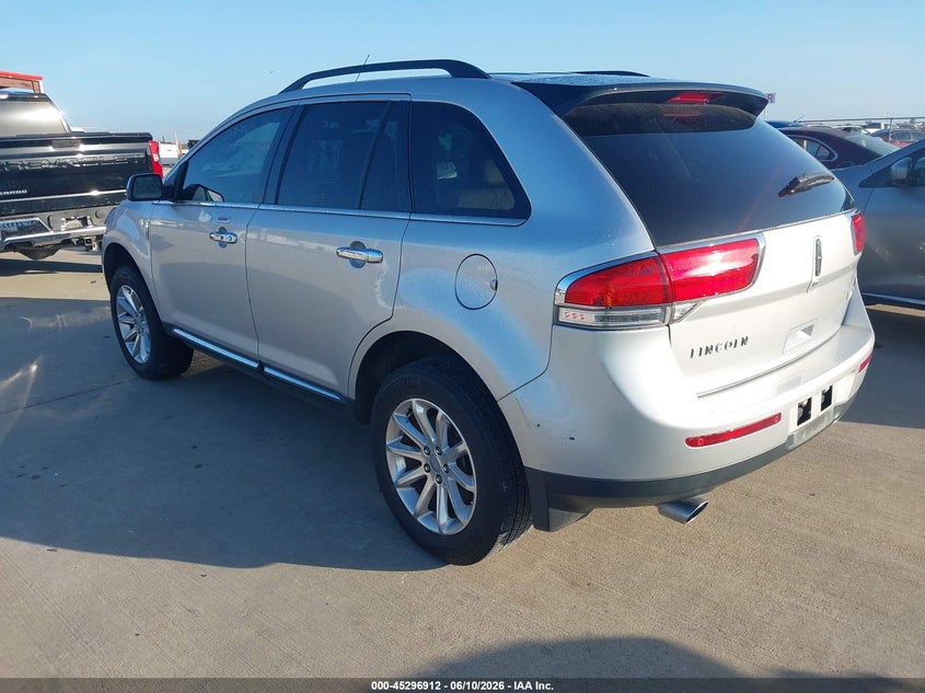 2014 Lincoln Mkx VIN 2LMDJ6JKXEBL14343 IAAI salvage auction — REPOSSESSION, Salvage Title, sold $2,050 on 2026-07-17 (photo 3)