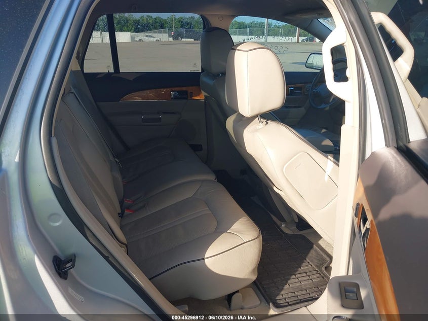 2014 Lincoln Mkx VIN 2LMDJ6JKXEBL14343 IAAI salvage auction — REPOSSESSION, Salvage Title, sold $2,050 on 2026-07-17 (photo 8)