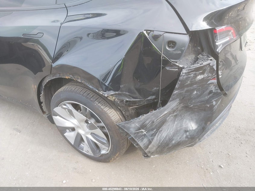 2023 Tesla Model y VIN 7SAYGDEE7PA176808 IAAI salvage auction — LEFT REAR, Salvage Title, sold $13,700 on 2026-07-09 (photo 6)