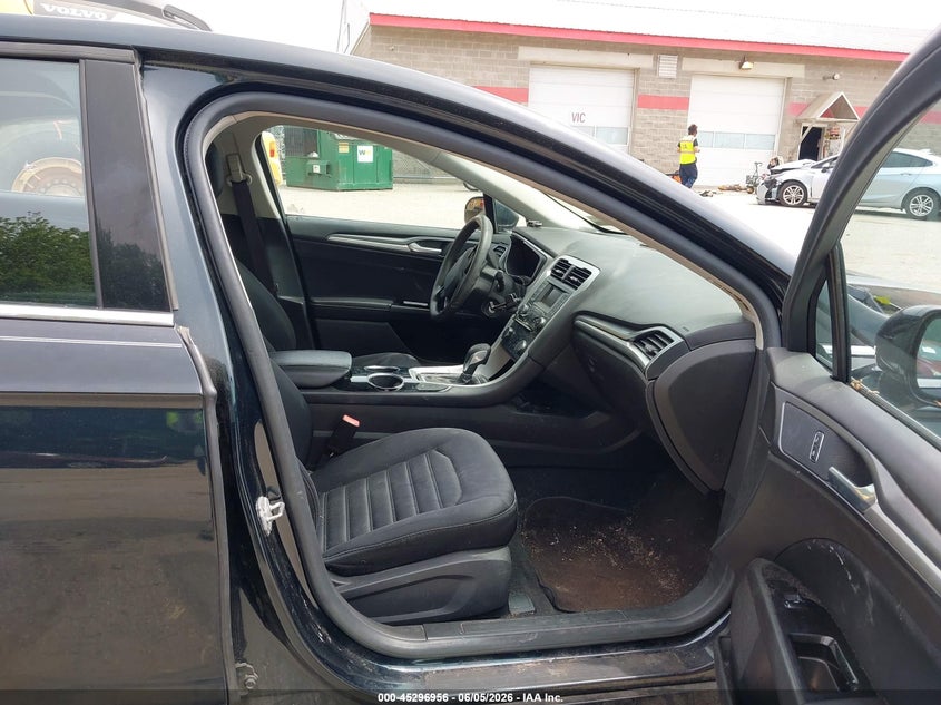 2014 Ford Fusion VIN 3FA6P0LU7ER132819 IAAI salvage auction — NORMAL WEAR, Original (Maine), sold $900 on 2026-07-06 (photo 5)