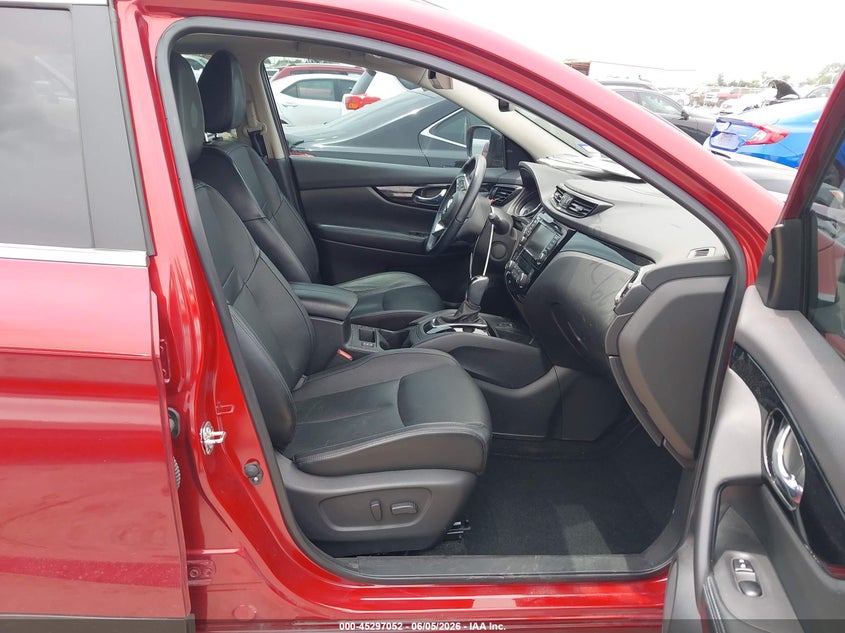 2021 Nissan Rogue VIN JN1BJ1CV3MW323838 IAAI salvage auction — HAIL, Salvage Title, sold $7,900 on 2026-07-14 (photo 5)