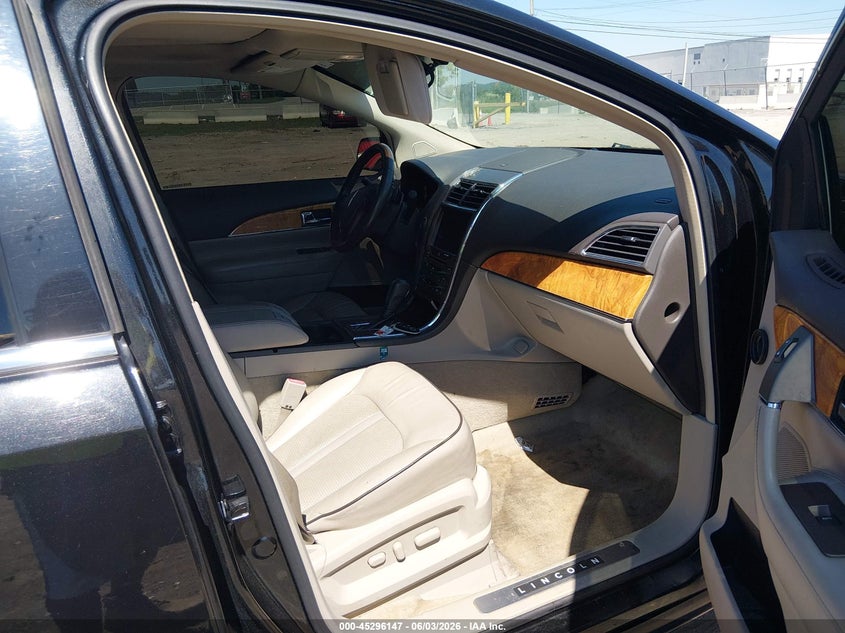 2013 Lincoln Mkx VIN 2LMDJ8JK5DBL22666 IAAI salvage auction — NORMAL WEAR, Clear (Tennessee), sold $825 on 2026-07-09 (photo 5)
