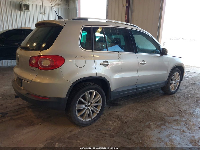 2011 Volkswagen Tiguan VIN WVGAV7AXXBW538677 IAAI salvage auction — NORMAL WEAR, Clear (California), sold $375 on 2026-07-21 (photo 4)