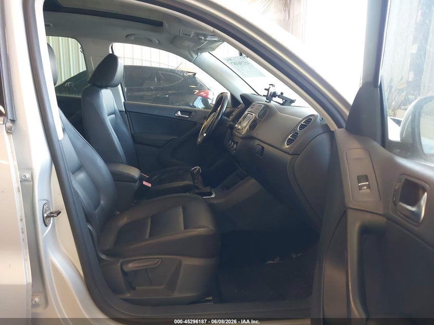 2011 Volkswagen Tiguan VIN WVGAV7AXXBW538677 IAAI salvage auction — NORMAL WEAR, Clear (California), sold $375 on 2026-07-21 (photo 5)