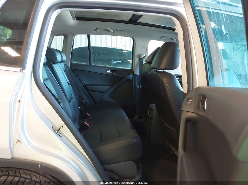 2011 Volkswagen Tiguan VIN WVGAV7AXXBW538677 IAAI salvage auction — NORMAL WEAR, Clear (California), sold $375 on 2026-07-21 (photo 8)