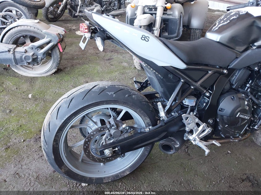 2024 Suzuki Gsx VIN JS1EM11B6R7100330 IAAI salvage auction — FRONT END, Salvage (Tennessee), sold $1,500 on 2026-07-30 (photo 4)