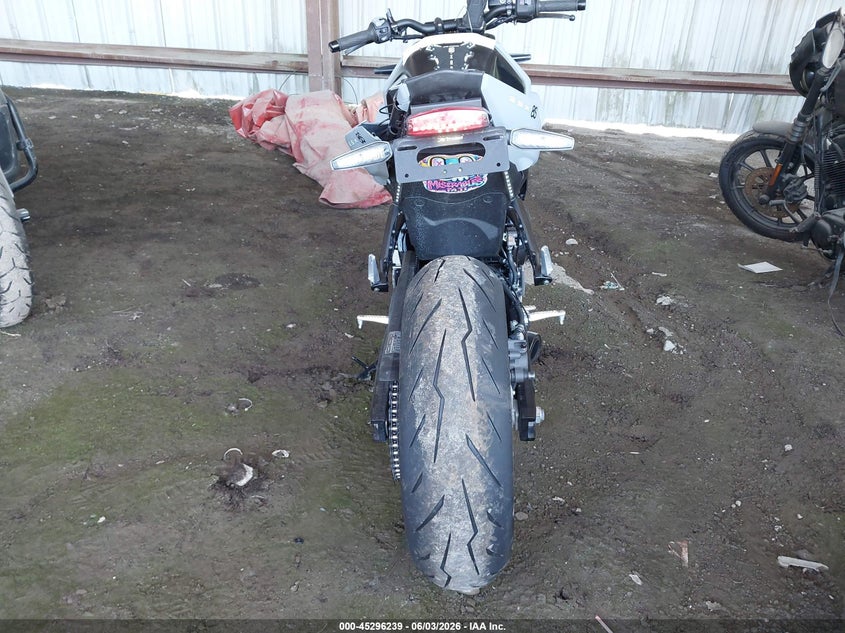 2024 Suzuki Gsx VIN JS1EM11B6R7100330 IAAI salvage auction — FRONT END, Salvage (Tennessee), sold $1,500 on 2026-07-30 (photo 6)