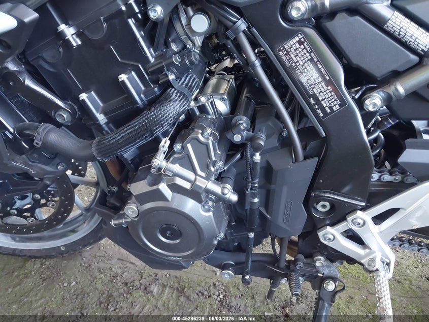 2024 Suzuki Gsx VIN JS1EM11B6R7100330 IAAI salvage auction — FRONT END, Salvage (Tennessee), sold $1,500 on 2026-07-30 (photo 9)